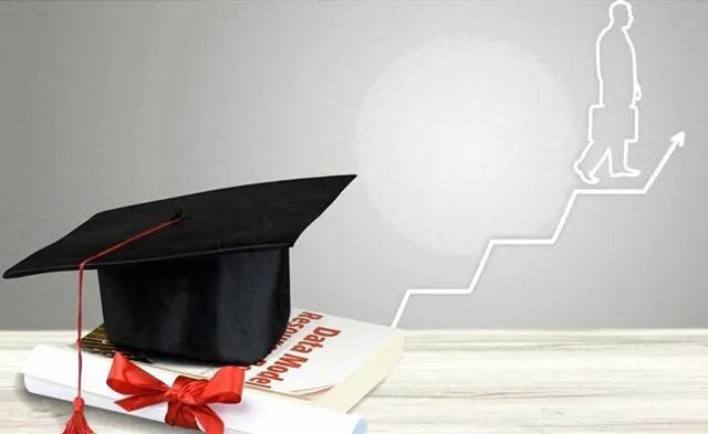 高考复读_高考报名人数1400万_新高考3+1+2政策变化